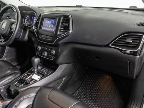 Used 2019 Jeep Cherokee Altitude image 48