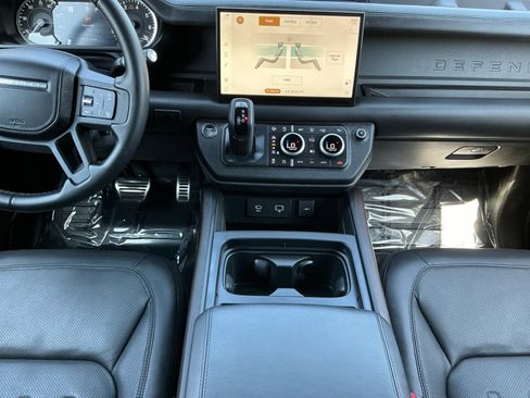 Used 2023 Land Rover Defender 110 X image 10