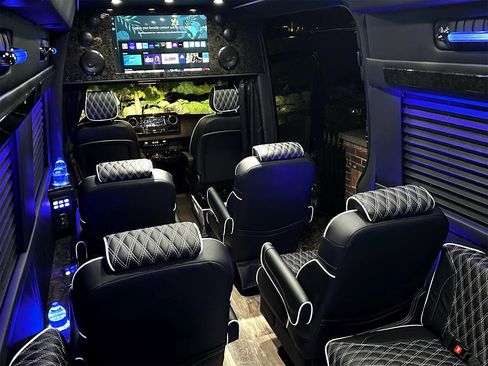 Used 2024 Mercedes-Benz Sprinter 3500 image 6