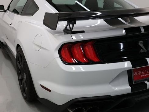Used 2021 Ford Mustang Shelby GT500 w/ Carbon Fiber Track Pack RWD image 59