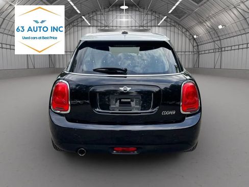 Used 2016 MINI Cooper 4-Door Hardtop w/ Premium Package image 4