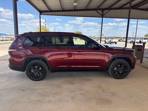 Used 2023 Jeep Grand Cherokee L Laredo AWD/4WD image 9