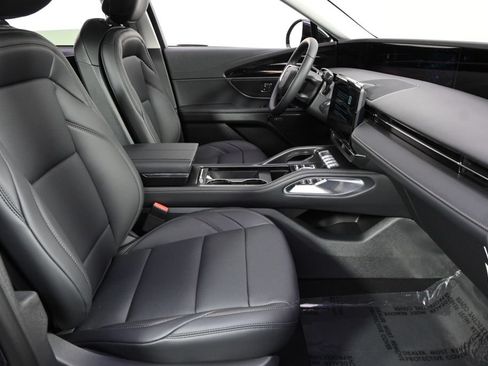 New 2026 Lincoln Nautilus Premier w/ Equipment Group 102A AWD/4WD image 16