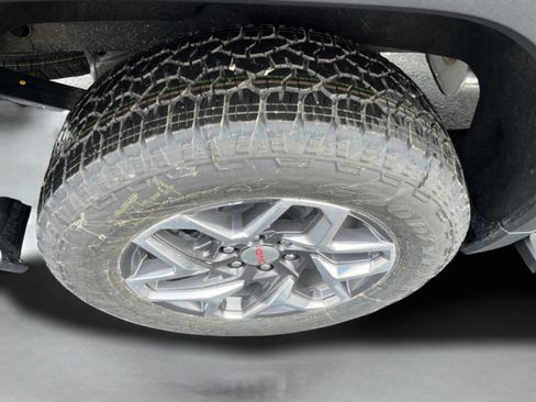 New 2026 GMC Sierra 1500 SLT w/ SLT Premium Package image 7