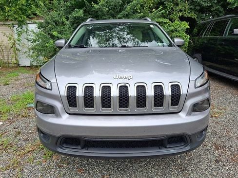 Used 2017 Jeep Cherokee Latitude w/ Safety/Convenience Group AWD/4WD image 2