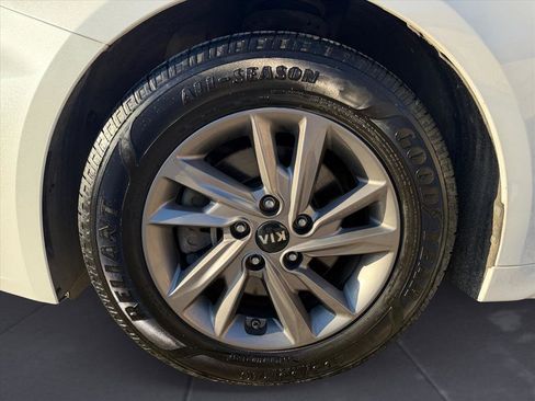 Used 2020 Kia Optima LX image 10