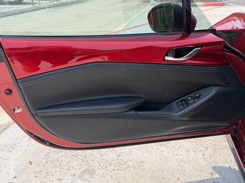 Used 2022 MAZDA MX-5 Miata RF Grand Touring w/ Weather Package RWD image 10