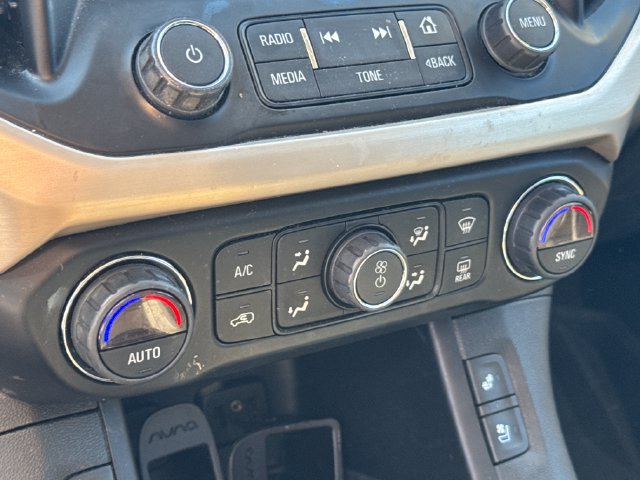 Used 2019 GMC Acadia Denali w/ Technology Package FWD image 23