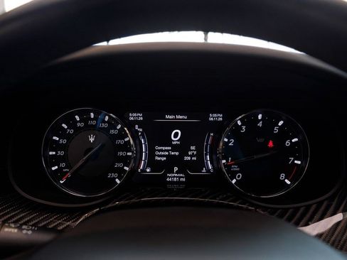 Used 2022 Maserati Quattroporte Trofeo RWD image 39