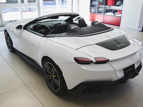 Used 2024 Ferrari Roma Spider image 47