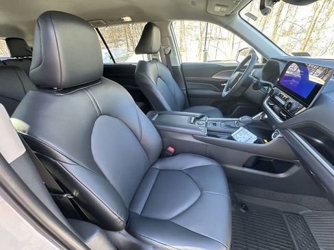 New 2026 Toyota Grand Highlander XLE image 29