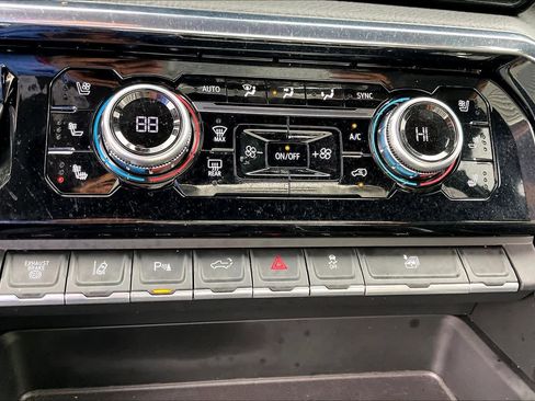 Certified 2025 GMC Sierra 3500 Denali w/ Denali Reserve Package image 33