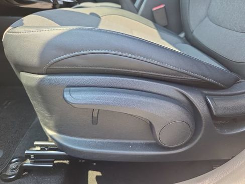 Used 2024 Kia Seltos X-Line AWD/4WD image 11