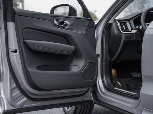 New 2026 Volvo XC60 B5 Plus w/ Protection Package Premier image 38