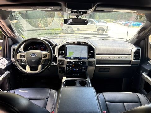 Used 2022 Ford F250 Lariat w/ Lariat Ultimate Package AWD/4WD image 8