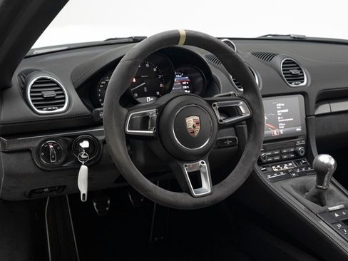 Used 2020 Porsche 718 Boxster Spyder RWD image 13