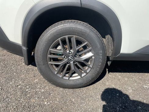 Used 2023 Nissan Rogue S AWD/4WD image 30