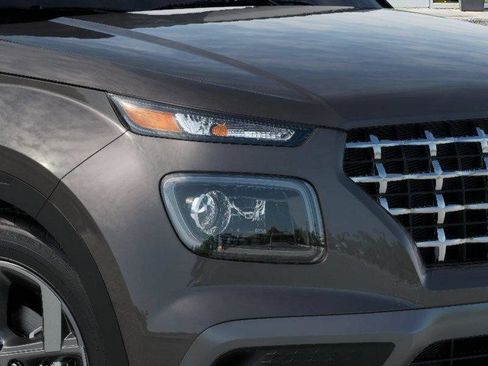 Certified 2025 Hyundai Venue SEL FWD image 11