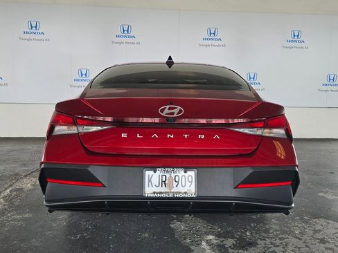 Used 2024 Hyundai Elantra SEL FWD image 29