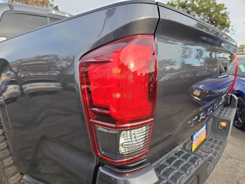 Used 2022 Toyota Tacoma SR image 37