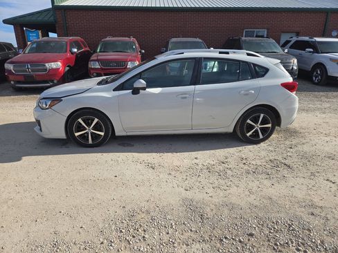 Used 2019 Subaru Impreza 2.0i Premium w/ Eyesight & BSD/Rcta & SRF image 5