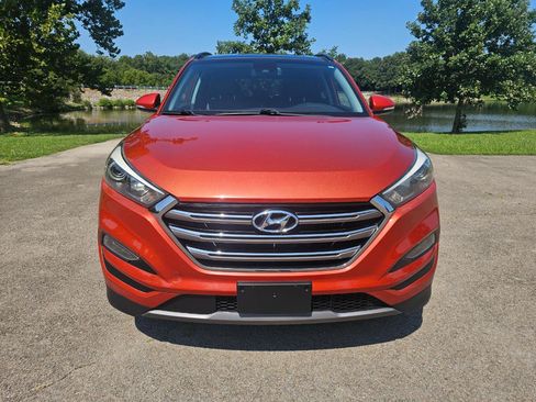 Used 2016 Hyundai Tucson Limited w/ Option Group 03 FWD image 12