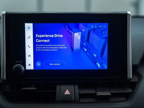 Certified 2025 Toyota RAV4 LE FWD image 21