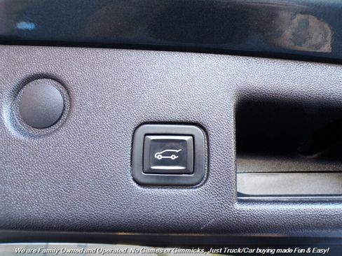 Used 2018 Chevrolet Equinox Premier image 44