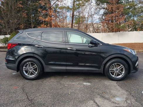 Used 2017 Hyundai Santa Fe Sport image 3
