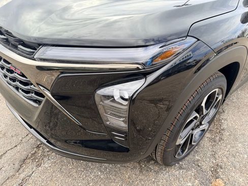 New 2026 Chevrolet Trax RS w/ Sunroof Package FWD image 11