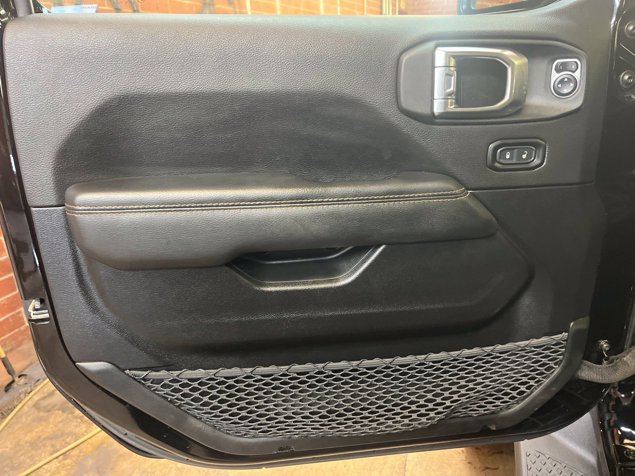 Used 2023 Jeep Gladiator Overland AWD/4WD image 15