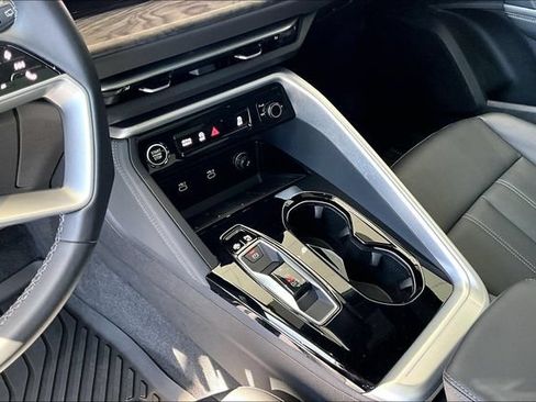 Used 2025 Audi Q5 Premium w/ Convenience Package AWD/4WD image 18