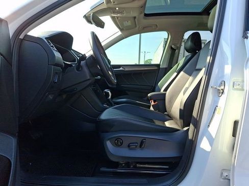 Used 2022 Volkswagen Tiguan SE AWD/4WD image 15