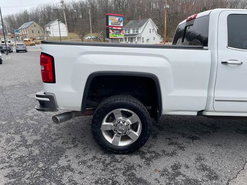Used 2016 GMC Sierra 2500 Denali w/ Driver Alert Package image 8