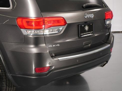 Used 2018 Jeep Grand Cherokee Limited AWD/4WD image 14