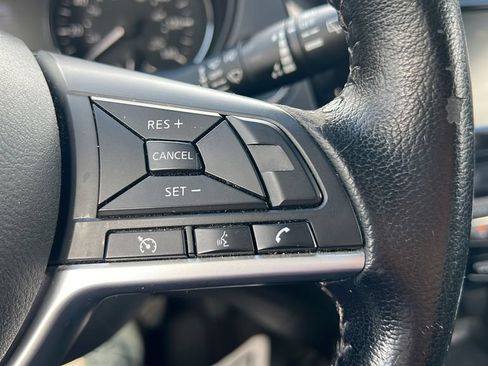 Used 2020 Nissan Rogue SV FWD image 20