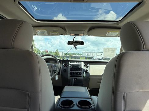 Used 2014 Ford Expedition XLT AWD/4WD image 24