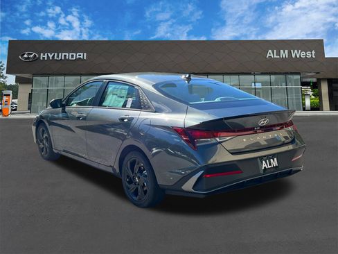 Used 2026 Hyundai Elantra Sport FWD image 7
