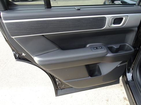 Used 2024 Hyundai Santa Fe Limited image 17