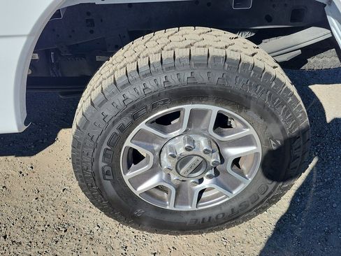 Used 2024 Ford F250 Lariat image 11