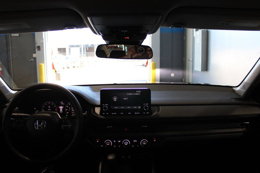 Used 2025 Honda Accord SE image 13