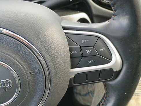 Used 2020 Jeep Compass Limited image 29