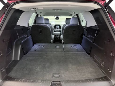 Used 2019 Chevrolet Traverse Premier w/ Driver Confidence II Package FWD image 34
