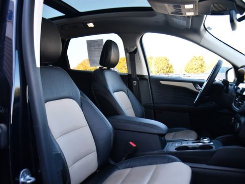 Used 2021 Ford Escape Titanium w/ Titanium Elite Package image 16