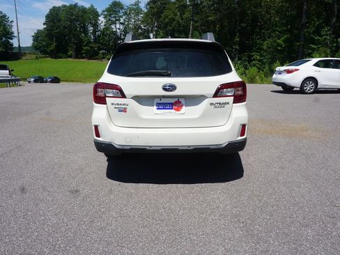 Used 2017 Subaru Outback 2.5i Limited AWD/4WD image 21