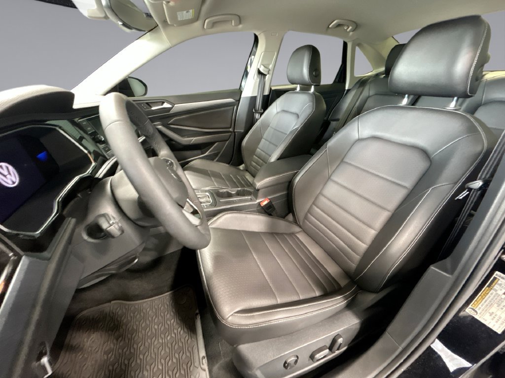 Used 2022 Volkswagen Jetta SE FWD image 4