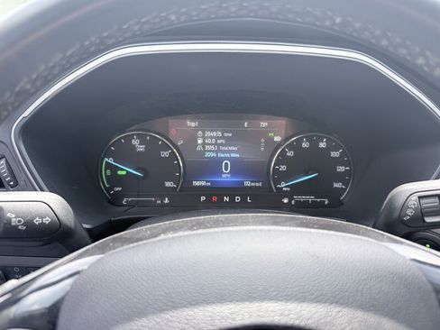 Used 2022 Ford Escape SE w/ SE Sport Appearance Package FWD image 16