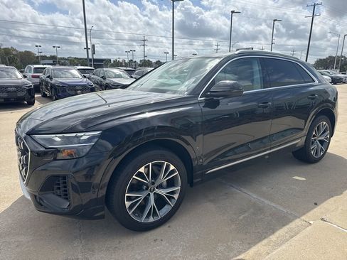 Used 2025 Audi Q8 Premium w/ Convenience Package image 5