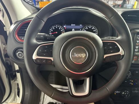 Used 2023 Jeep Renegade Trailhawk AWD/4WD image 13