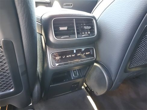 Used 2021 Mercedes-Benz GLE 450 4MATIC image 16